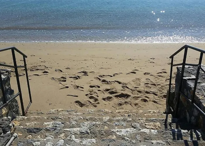 Aqua بيت للعطل